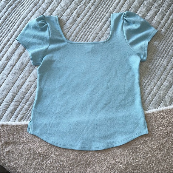 Lularoe Marissa Puff Sleeve Square Neck Top NWOT Powder Blue - Picture 3 of 4